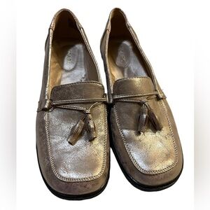 Ingaro Calvin Tassel Loafers in Gold Size 10M